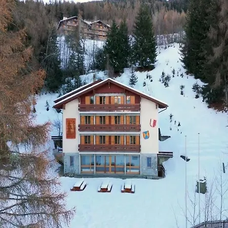 In Les With Mountain Views Apartamento *